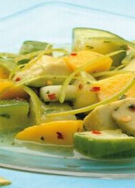 Salate tropicale. Salata de mango cu castraveti