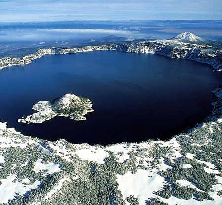 10 lacuri vulcanice care au impresionat lumea