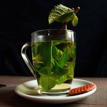 Cocktail cu gin si ceai verde