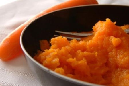 Masca de morcov împotriva acneei: recenzii și eficacitate