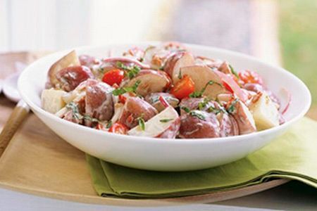 Salata orientala de vara cu cartofi si rosii