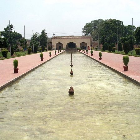 Gradinile in stil Mughal