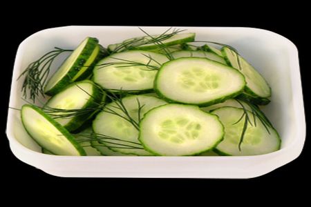 Salata gustoasa cu castraveti si dovlecei