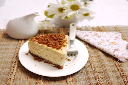 Deserturi fara foc. Cheesecake cu biscuiti