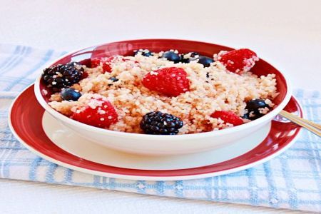 Cuscus cu mure si migdale prajite