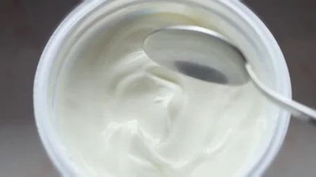 Sos cremos cu iaurt grecesc si suc de lamaie