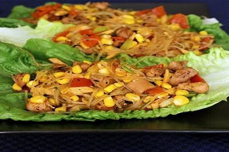Salata cu piept de pui si boabe de porumb