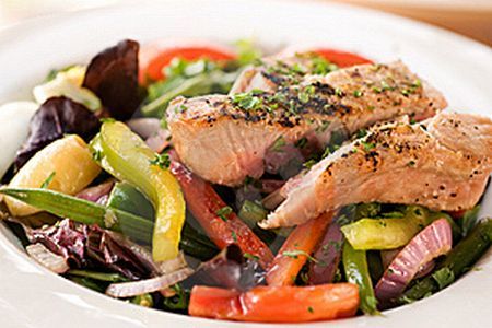Retete din Tunisia. Salata de legume coapte cu ton si masline