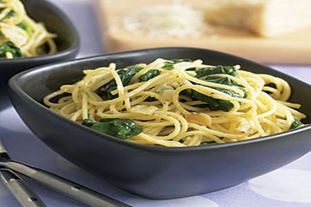 Spaghete delicioase cu usturoi si limette