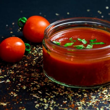 Sos dulce cu usturoi, miere si ketchup