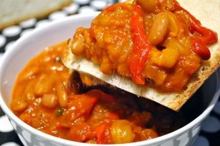 Delicii de iarna. Zacusca de fasole cu gogosari