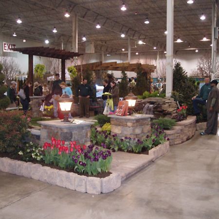 Garden show **Cris