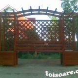 pergola din lemn cu 2 jardiniere